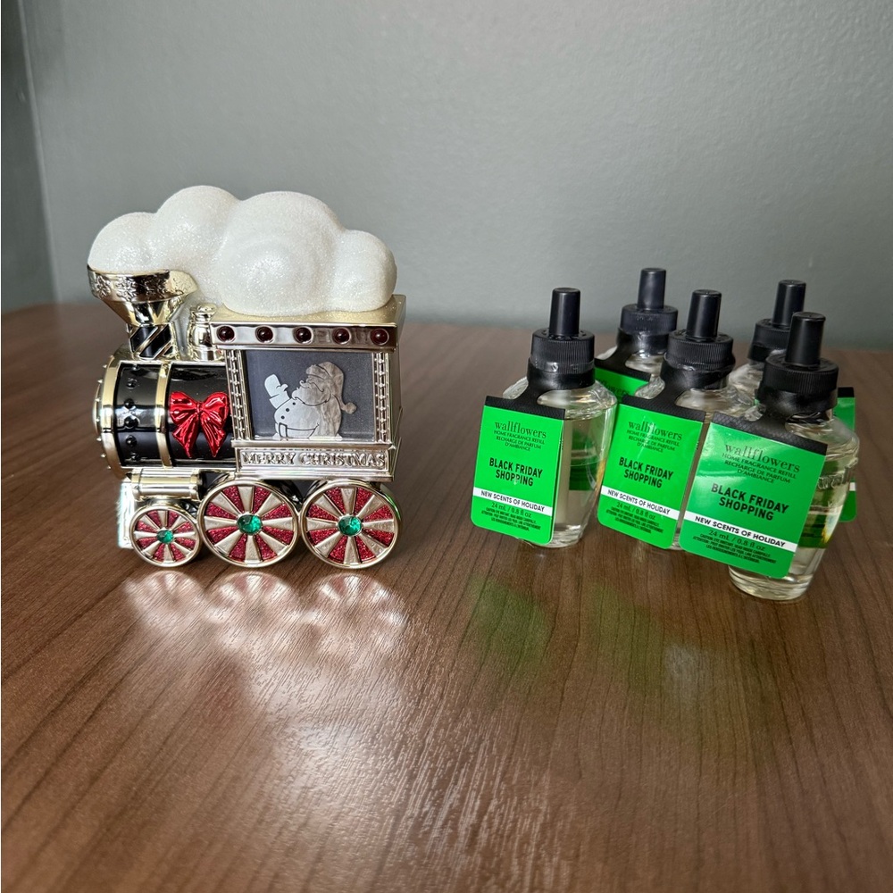 BBW Santa train projector wallflower with Black Friday shopping refills